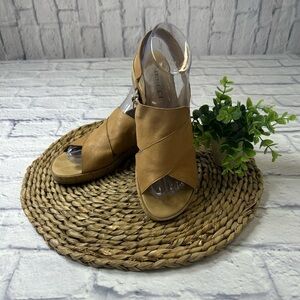 Sesto Meucci Tan Leather Sandals. Made in Italy. Size 8.5.